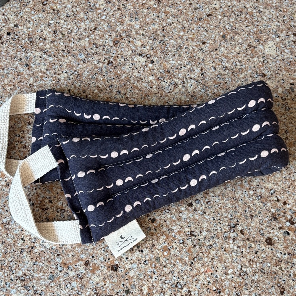 Neck wrap by Slownorth.com